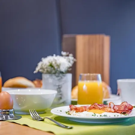 فندق Alpenhotel Zimba 4*