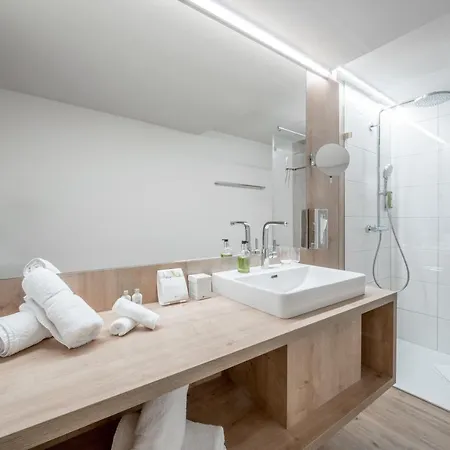 Szálloda Alpenhotel Zimba