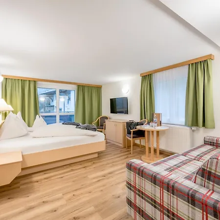 Alpenhotel Zimba فندق براند