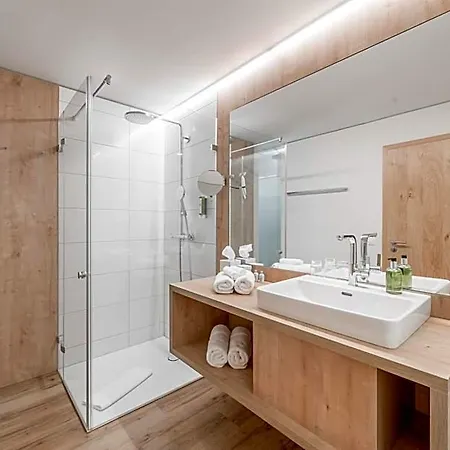 Отель Alpenhotel Zimba