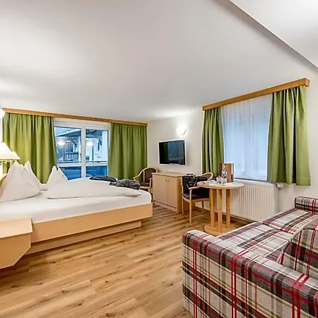 Отель Alpenhotel Zimba